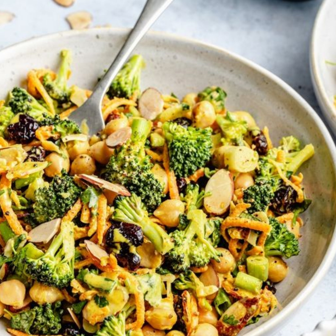 Probier unser einfaches Rezept für köstlichen Tahini-Zitronen-Blumenkohl und Brokkoli. Schnell zubereitet, kombiniert es gebackenes Gemüse mit Tahini, Kräutern und Zitrone für einen geschmackvollen Genuss, der auch den Blutzuckerspiegel stabil hält.